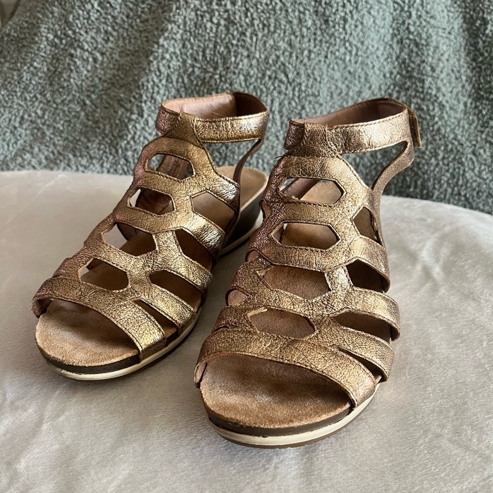 Dansko Valentina Strappy Leather Sandals Size EUR 38 Gold Metallic Wedge Heel